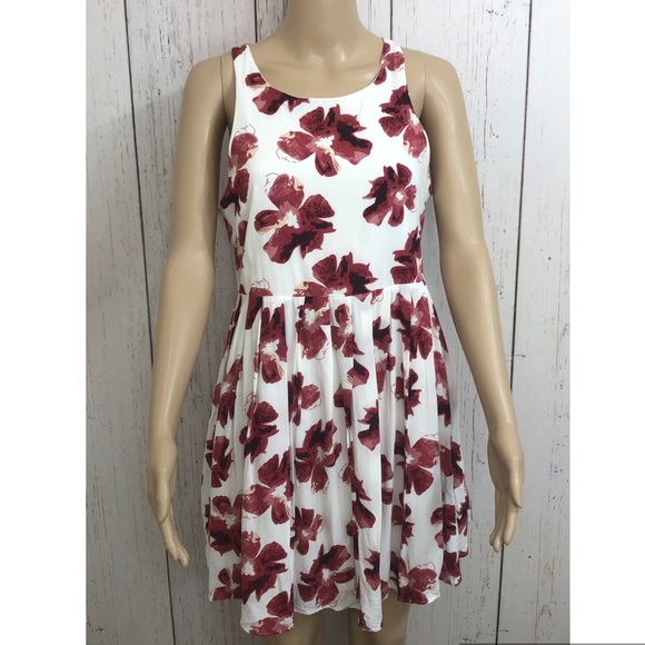 Anthropologie Dresses & Skirts - Anthropologie Entro Floral Fit & Flare Dress